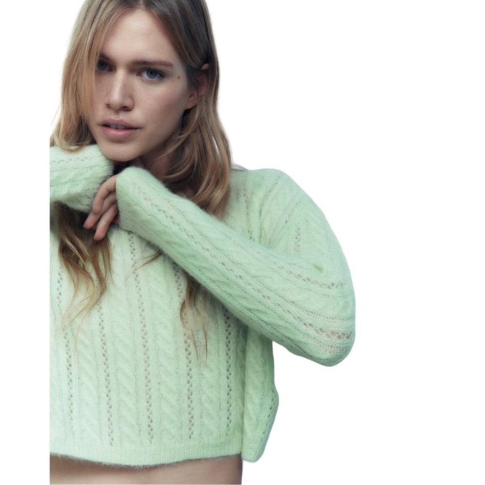Zara wool/Alpaca crop knit sweater in light green.
Size medium, NWOT - Picture 4 of 10